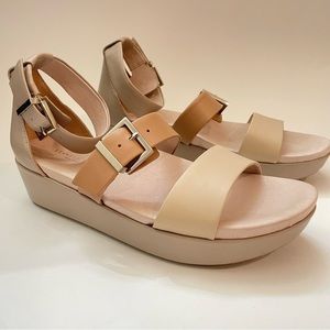 Kenneth Cole Platform sandals